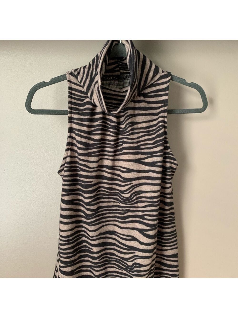 TWENTYONE animal print sleeveless top - Picture 9 of 11